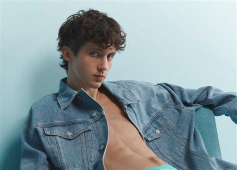 troye sivan thirst trap|Troye Sivan Wants You to Know Hes NOT a Bottom